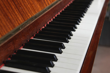 keys of the old piano