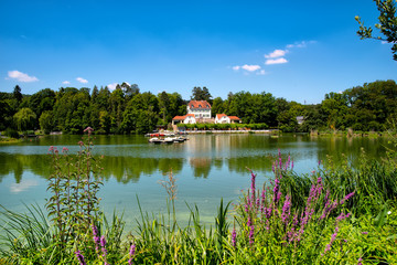 Obraz premium Idyllisches Plätzchen im Kurpark von Bad Nauheim 