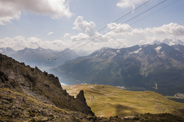 Naklejka premium St. Moritz, Piz Nair, Wanderweg, St. Moritzersee, Rosatschgruppe, Seenplatte, Alpen, Oberengadin, Graubünden, Sommer, Schweiz
