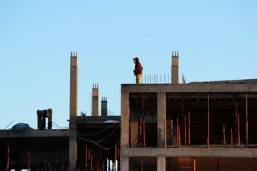 telescopic rack formwork monolithic slabs in the construction of a multistory building.