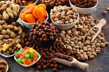 Composition with dried fruits and assorted nuts