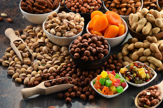 Composition with dried fruits and assorted nuts