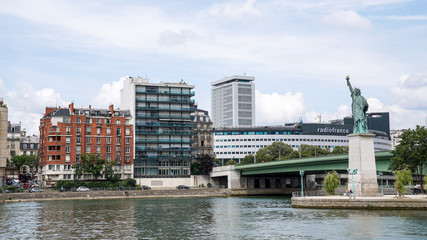 Paris statue of liberty