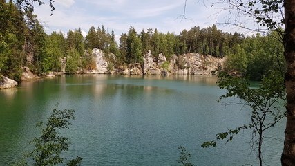 Piaskownia. Jezioro w Skalnych miastach w Adrszpach