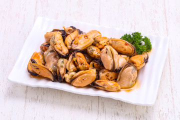 Pickled mussels in the bowl