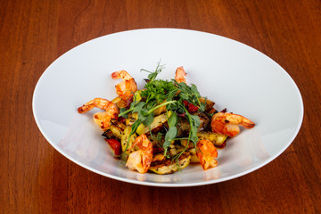 Delicious prawns with vegetables