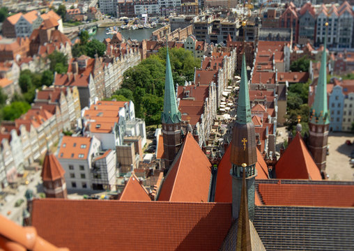 8 juli 2018, townscape  with red roofs in old city Gdansk, Poland,  made from top, aerial landscape with tilt-shift effect in summer