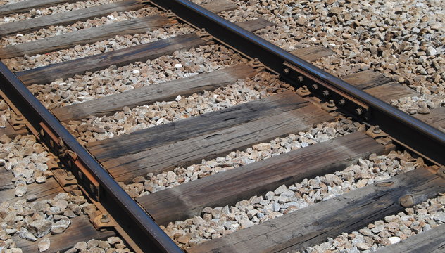 Via ferrea r&aacute;pida de comboio Portuguesa