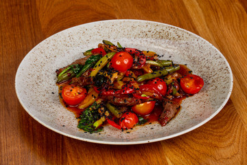 Beef with tomato