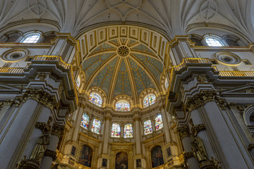 Fototapeta na wymiar interior de la catedral de Granada, España