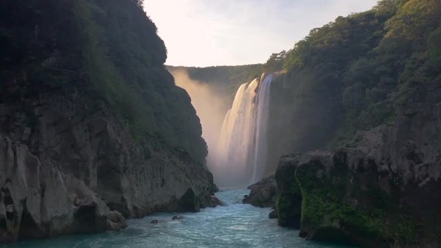 Cascada Tamul and Tampaon river - Huasteca potosina, Mexico