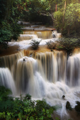 Obraz premium A beautiful view of Huay Mae khamin waterfall at Kanchanaburi province in Thailand. traveling and attractions concept