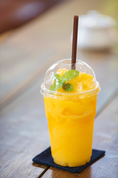 Mango smoothies juice .
