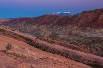 Scenery at Delicate Arch, Arches National Park, Utah, on a bright sunny day