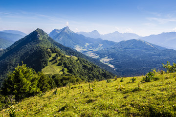 Montée à la Pointe de la Galoppaz