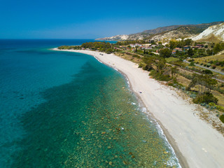 Vista aerea di capo Spartivento a Spropoli in Calabria con la meravigliosa costa e il mare blu