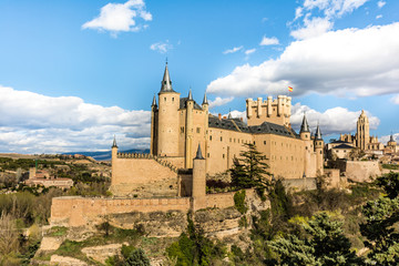 Obraz premium The great Alcazar of Segovia, one of the most interesting places in Spain