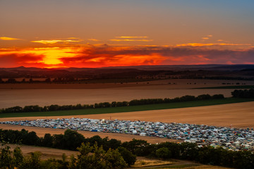 Blick auf das Festival Rockharz auf dem Flugplatz Ausmusstedt im Harz