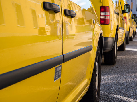 Postautos Paketzustellung Paketdienst