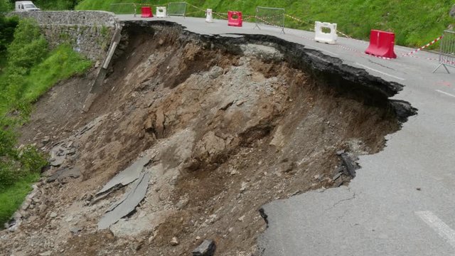 collapse of the road in the French Pyrenees
