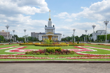 Fototapeta na wymiar Moscow, Russia - June 26, 2018: Beautiful landscape design at VDNH. Fountain 