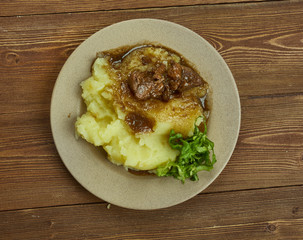 Crock pot pork with mashed potatoes