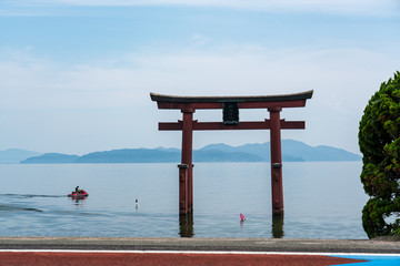 Japanese torii and lake 鳥居と湖