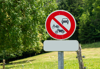 french sign prohibition to all vehicles