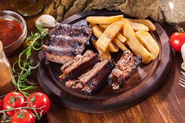 Spicy barbecued pork ribs