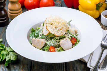 Salad caesar with chicken