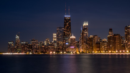Fototapeta na wymiar Chicago Skyline Panorama at Night
