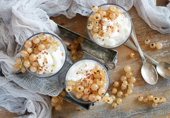 White currants and yogurt