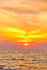 Fototapeta na wymiar sunset over sea