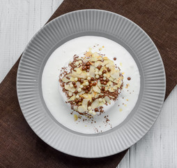 Meringue cake with chocolate cream