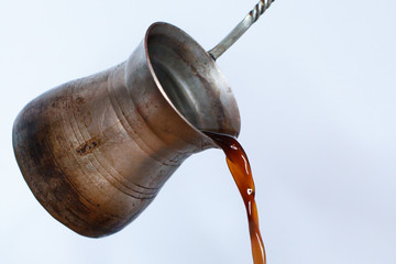 Nalewanie kawy po Turecku