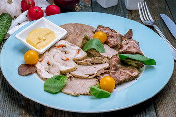 Cuts of smoked meat