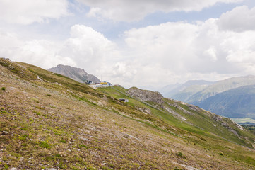 Fototapeta na wymiar St. Moritz, Corviglia, Bergstation, Oberengadin, Wanderweg, Bergbahnen, Sommer, Sommersport, Graubünden, Allen, Schweiz
