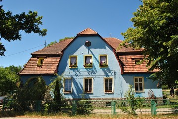 Zabytkowy dom na wsi