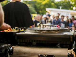 turntable dj setup