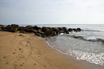 Fototapeta na wymiar Ocean Coast sandy beach and blue horizon