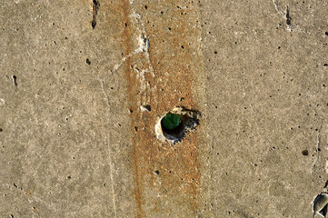 Betonwand mit Defekten