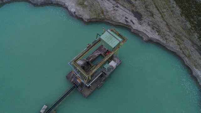 Kieswerk Schwimmbagger
