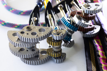 Friends per scalata assicurazione su parete in via di roccia