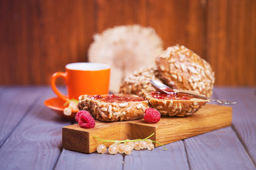 buns with jam and tea