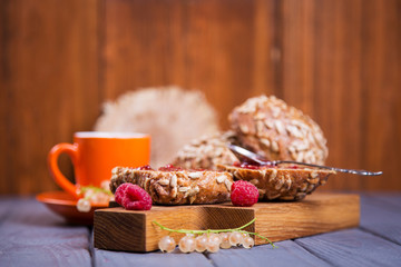 buns with jam and tea