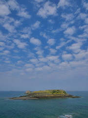 kleine insel am meer