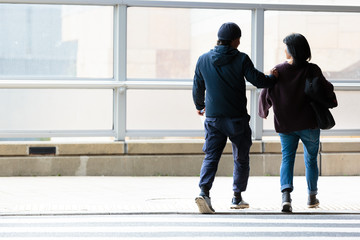 Obraz premium 通行人と横断歩道