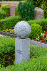 Grabstein eines Fußballfans © Blende8