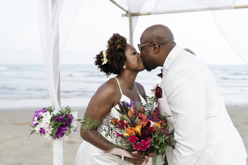 African American couple's wedding day - obrazy, fototapety, plakaty