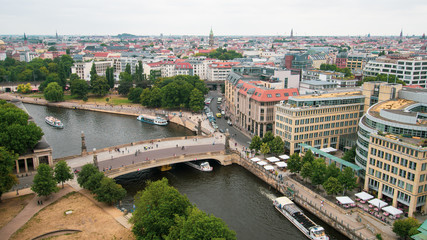 Fototapeta na wymiar Berlin Brücke